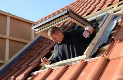 Pose de fenêtres de toit Velux à la Courtète